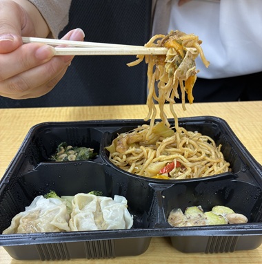 ディーキャリア大宮第二オフィス＿お弁当＿焼きそばの画像＿大人の発達障害