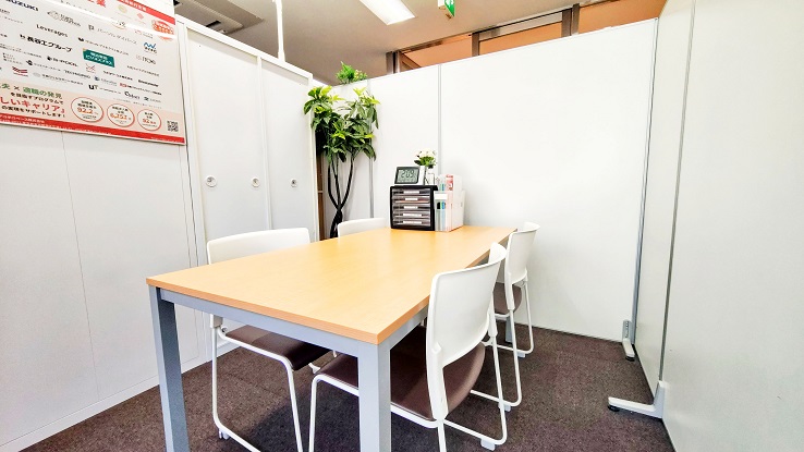 ディーキャリア大宮第二オフィスの面談室の画像