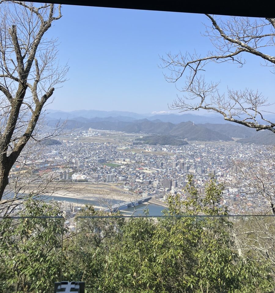 展望レストランからの景色。
岐阜市を一望できます。